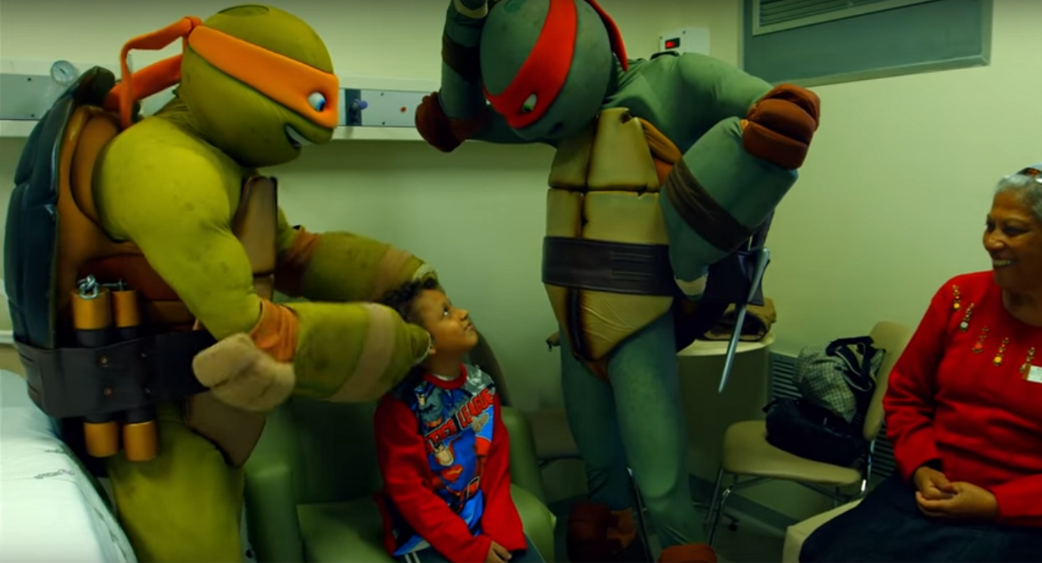 Tartarugas Ninjas Visitam Pacientes do HNSG - Hospital Nossa Senhora da Graça